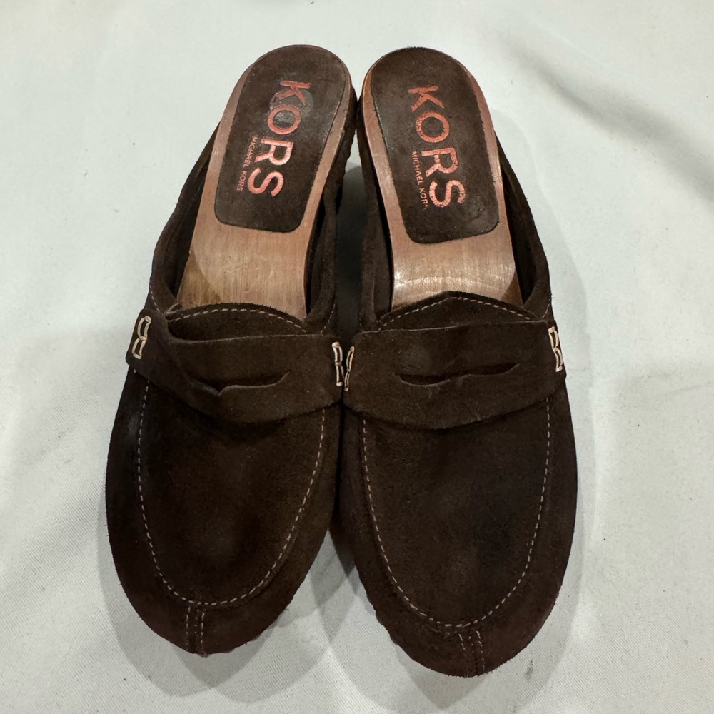 Michael Kors Made in Italy Suede Clogs – Size 9B